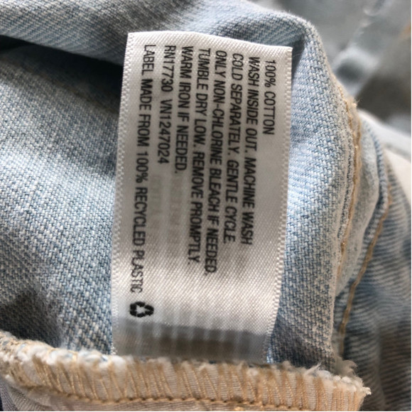 Wild Fable NWT Highest Rise Cheeky Light Wash Distressed Shorts Size 12/31 waist - Picture 9 of 12